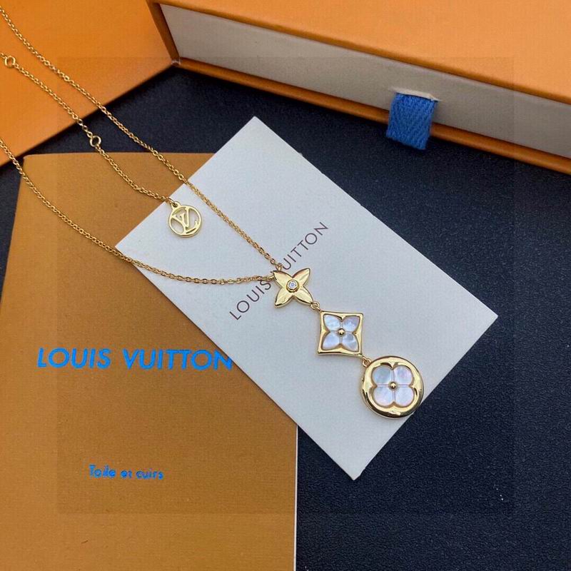 LV Necklace 03lyr145